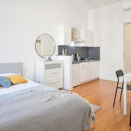 Berry Berry Studio Apartment ซาเกร็บ ภายนอก รูปภาพ