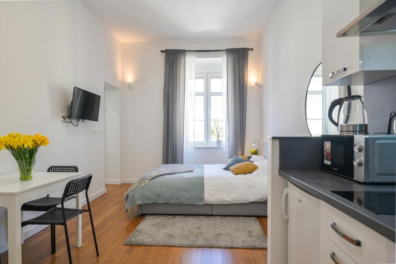 Berry Berry Studio Apartment ซาเกร็บ ภายนอก รูปภาพ